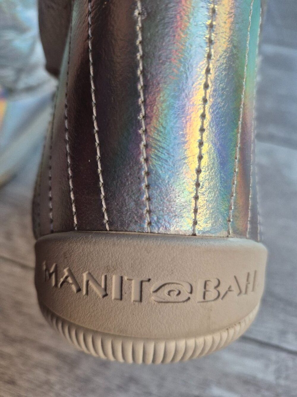 Silver Manitobah Mukluks womens size 11